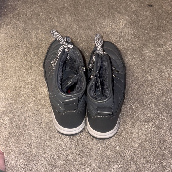 Weatherproof gray Winter Boots with fleece size 7 - Picture 3 of 8